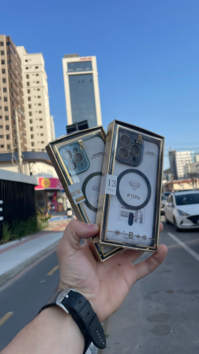 Capa Acrílica com Proteção de Câmera e Magsafe